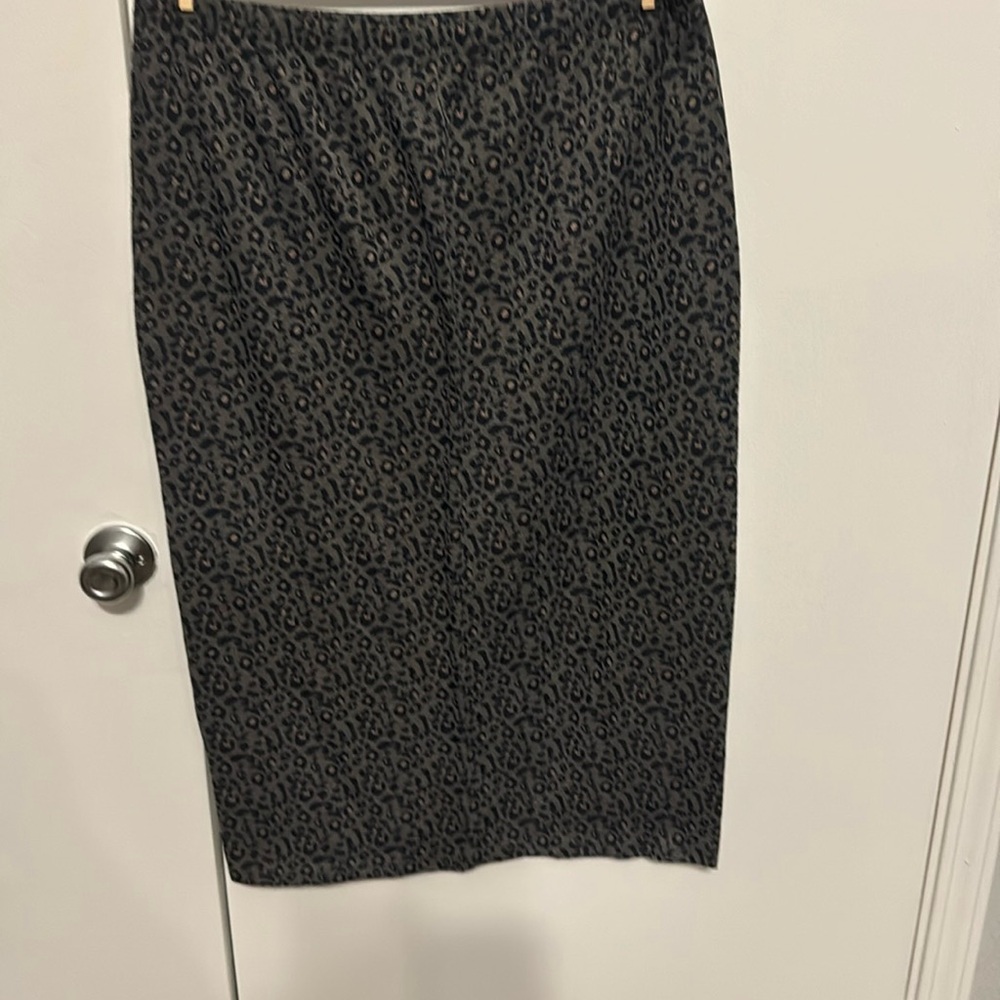Nuggles skirt